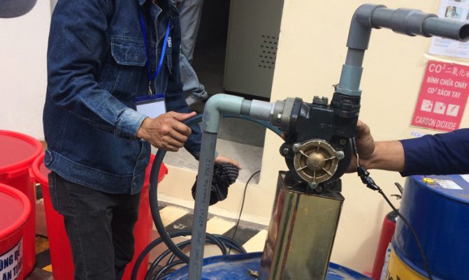 thay dầu máy biến áp